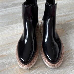 Dolce Vita White Sole Detail